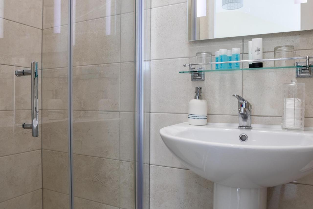 The Waterfront (adults Only) Maison d'hôtes 4*